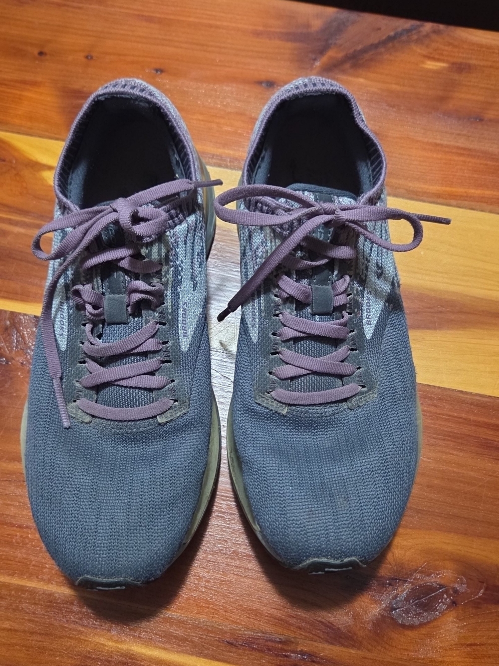 Brooks Women's Knit Sneakers - Gray with Purple Laces